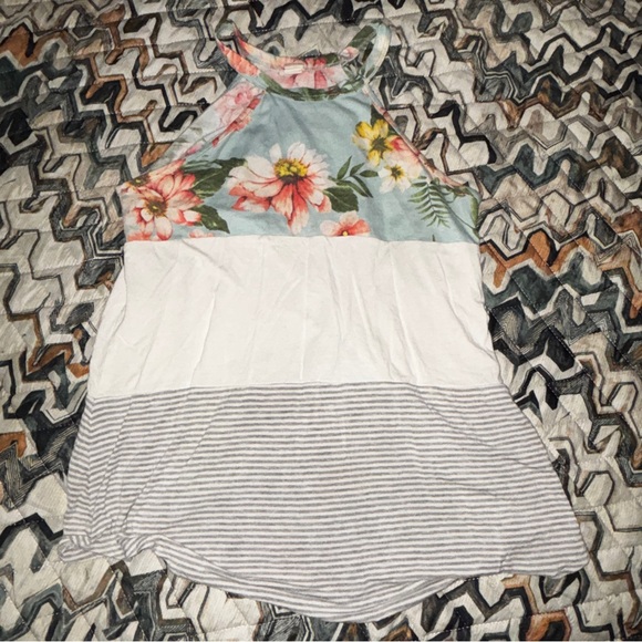 Various Name Brand Tank Top Collection of 7 Woman’s size sm/med - Picture 13 of 14